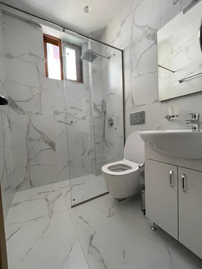 Sun And Sea Apartment Saranda Екстер'єр фото