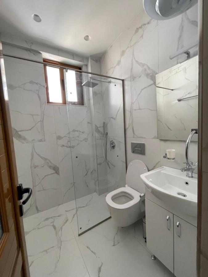 Sun And Sea Apartment Saranda Екстер'єр фото
