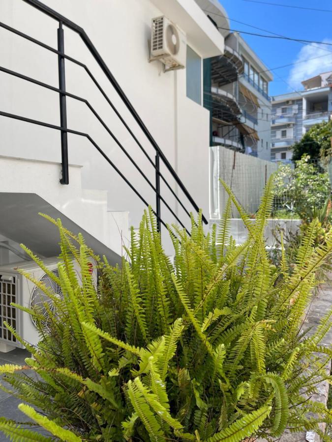 Sun And Sea Apartment Saranda Екстер'єр фото
